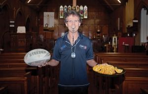 Broncos rugby league chaplain steps down after two decades