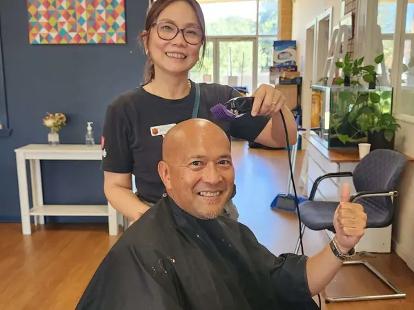 Salon in a church foyer: haircuts with hope 