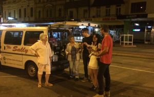 Love on the streets of Goulburn 