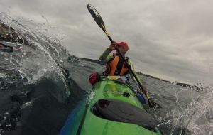 Kayakers risk lives to tackle homelessness 