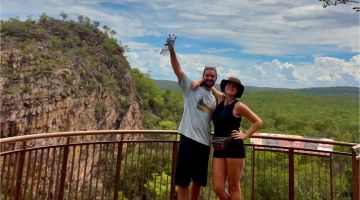 Holly's outback Christmas: sharing hope and love in Katherine