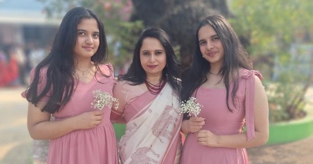 Nuria (centre) with her daughters.