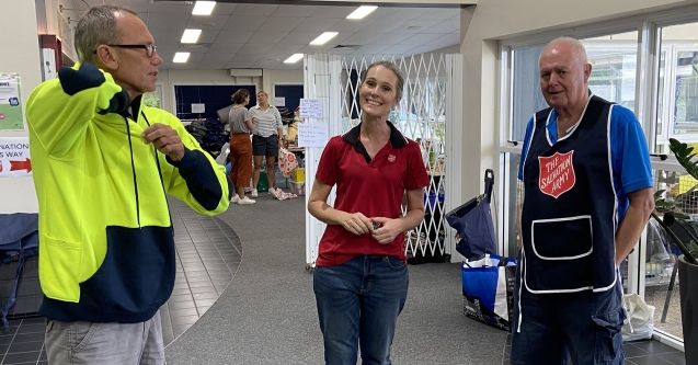 Tweed Heads community comes together at Salvos evacuation centre