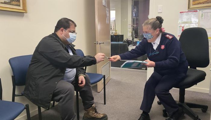 Eplus local on the job to support refugees 