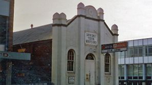 From the street to the cafe