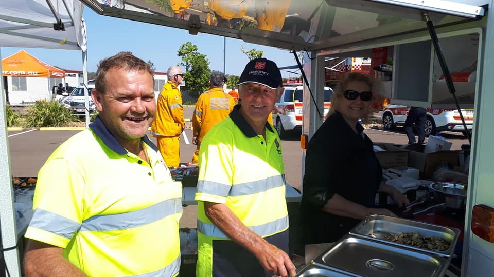 Salvation Army volunteers working to provide meals and support to fire-fighters battling blazes on Queensland's Sunshine Coast.