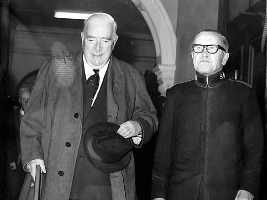 Photo of Sir Robert Menzies with Commissioner Frederick Harvey
