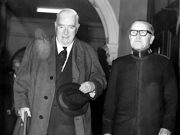 Photo of Sir Robert Menzies with Commissioner Frederick Harvey