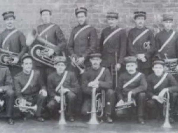 1896