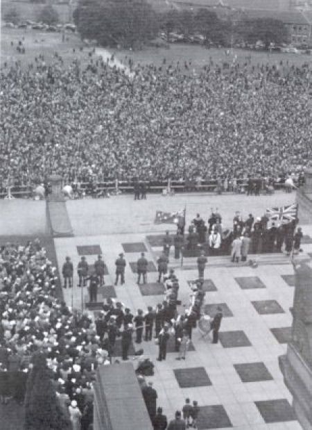 The MSB at the Shrine of Remembrance during Melbourne&rsquo;s VE Day commemorations, 1945.