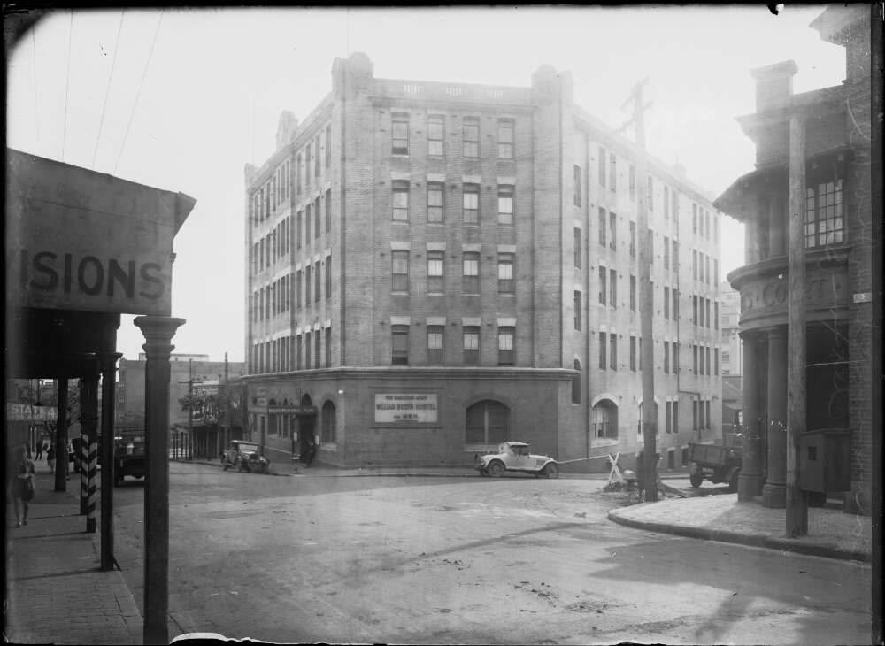 <p data-pm-slice="1 1 []"><strong>1923 &ndash; Foster House opens to support Sydney&rsquo;s homeless</strong>